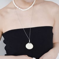 glass necklace_ pom