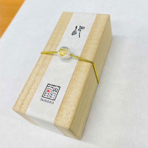ぐみ　肉質画　印あり　本付き Amazon.co.jp: 呉竹 絵の具 顔彩耽美 36色 MC20/36V : ホビー