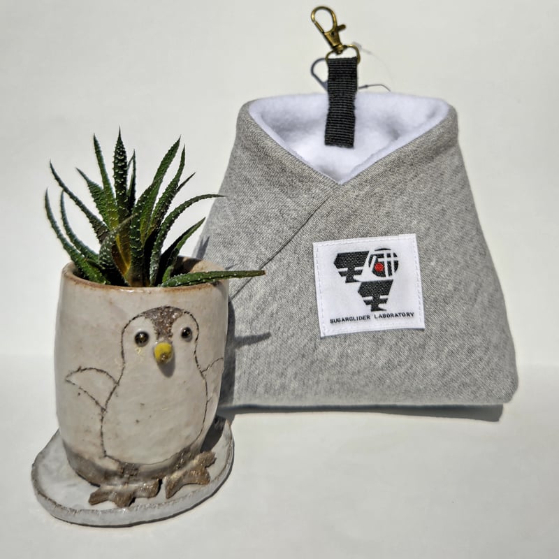 フクモモ仲良し巾着ポーチ　かのこチャコールグレー フクモモ仲良し巾着ポーチ かのこチャコールグレー - メルカリ