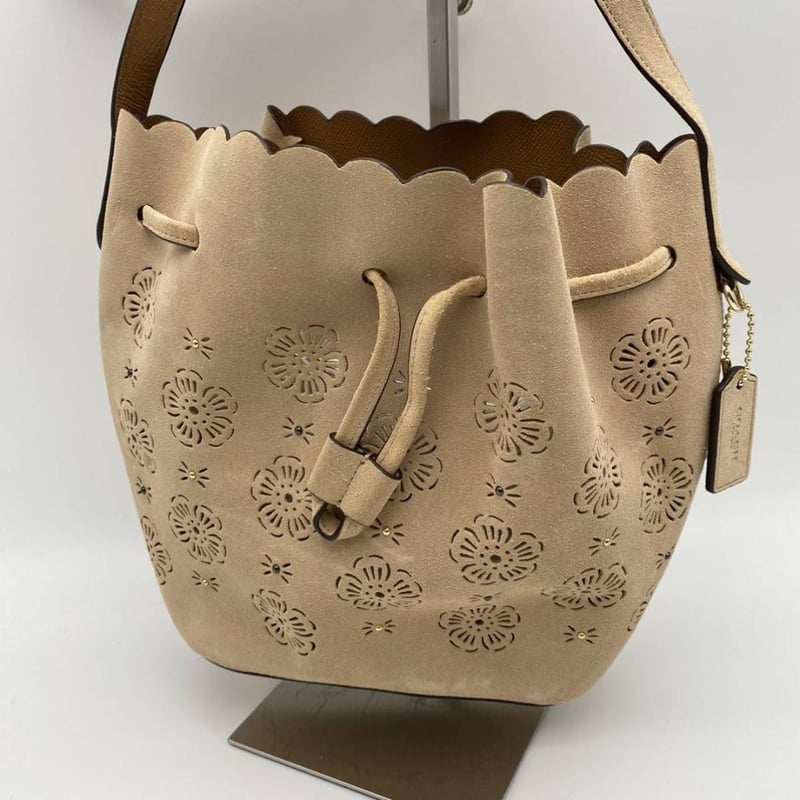 COACH ショルダーバッグ フラワーモチーフ パンチング レザー 