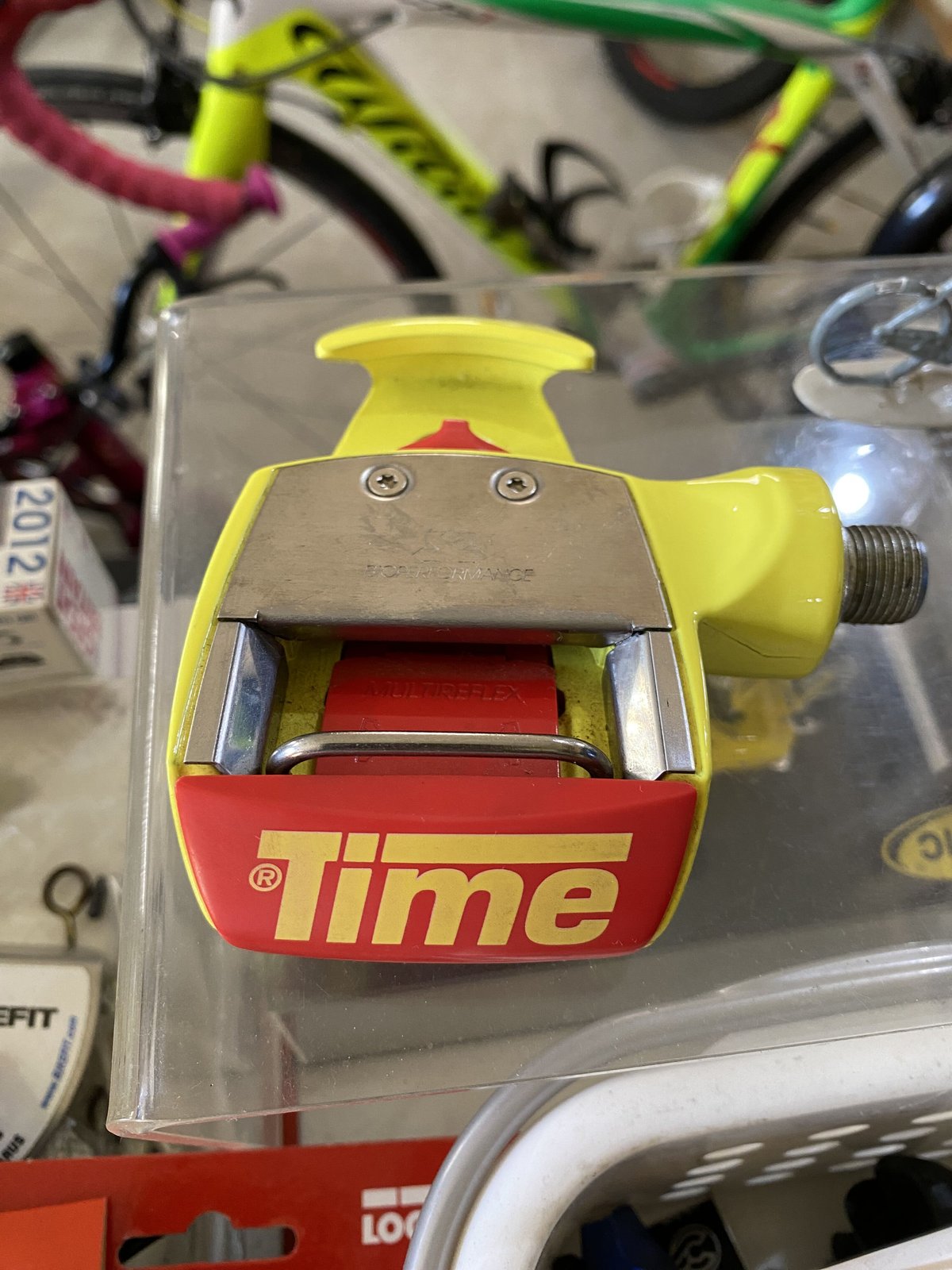 Time TBTエキッププロマグネシウム ホワイト/レッド タイム エキッププロ・マグネシウム | Cyclo Oishi L'AVENIR