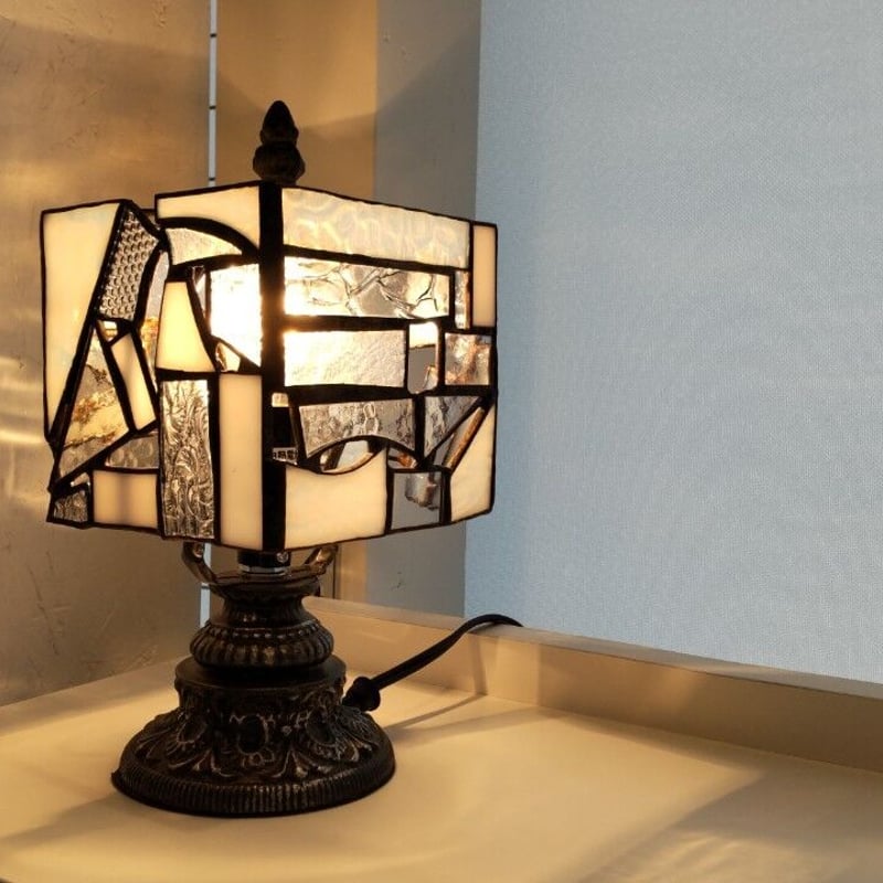 Nijiiro Lamp］ テーブルランプ「ガラスのかけらのランプ」 | asole ONL