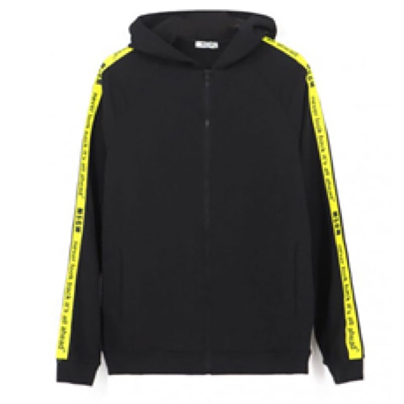 MSGM 】 袖テープロゴ ジップアップ パーカー ZIP UP HOODIE MSGM 】 袖テープロゴ ジップアップ パーカー ZIP UP HOODIE