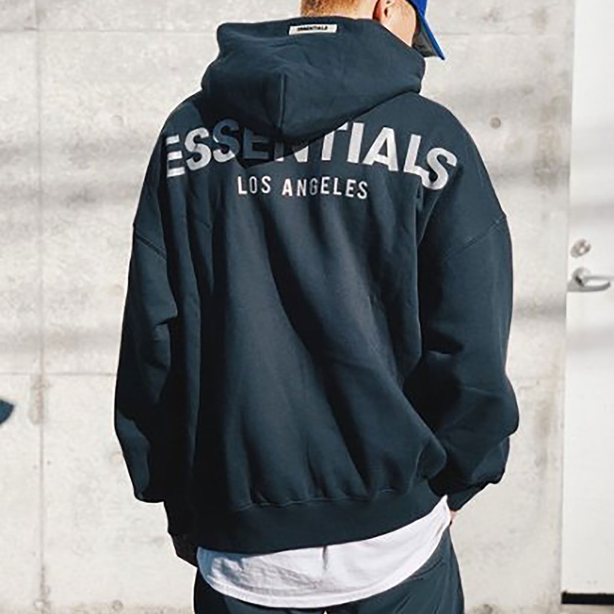 人気ESSENTIALS 3M LOGO SWEATSHIRT男女兼用L