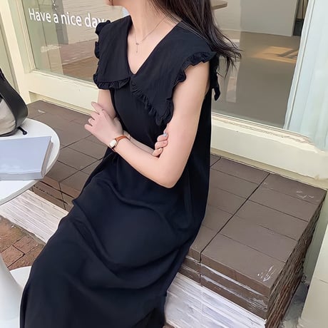 big collar dress