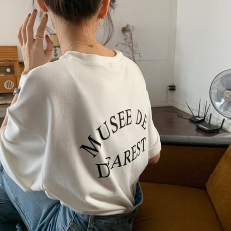 バックロゴプリントTシャツ