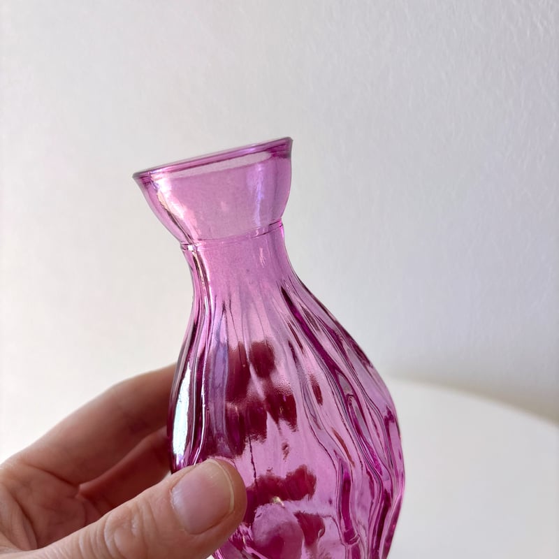 ピンク色 ガラス製 フラワーベース 花瓶 ミニフラワーベース（pink） | HANADEMOKAZAROW