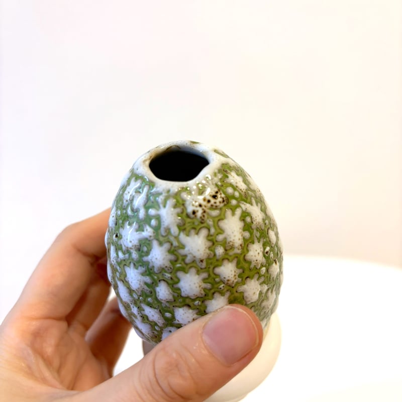 Despots】 EGG-on-shell VASE | HANADEMOKAZAROW