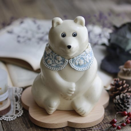 モノトーンでおめかし♡ しろくま貯金箱　付け襟　セット　ハンドメイド　赤　黒 モノトーンでおめかし♡ しろくま貯金箱付け襟セット