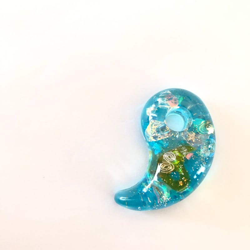 沖縄巡礼★特大タイプ財運　ギャンブル運　白蛇勾玉オルゴナイト 陰陽統合オルゴナイト勾玉：水の精霊 | Magatama Sinto shrine