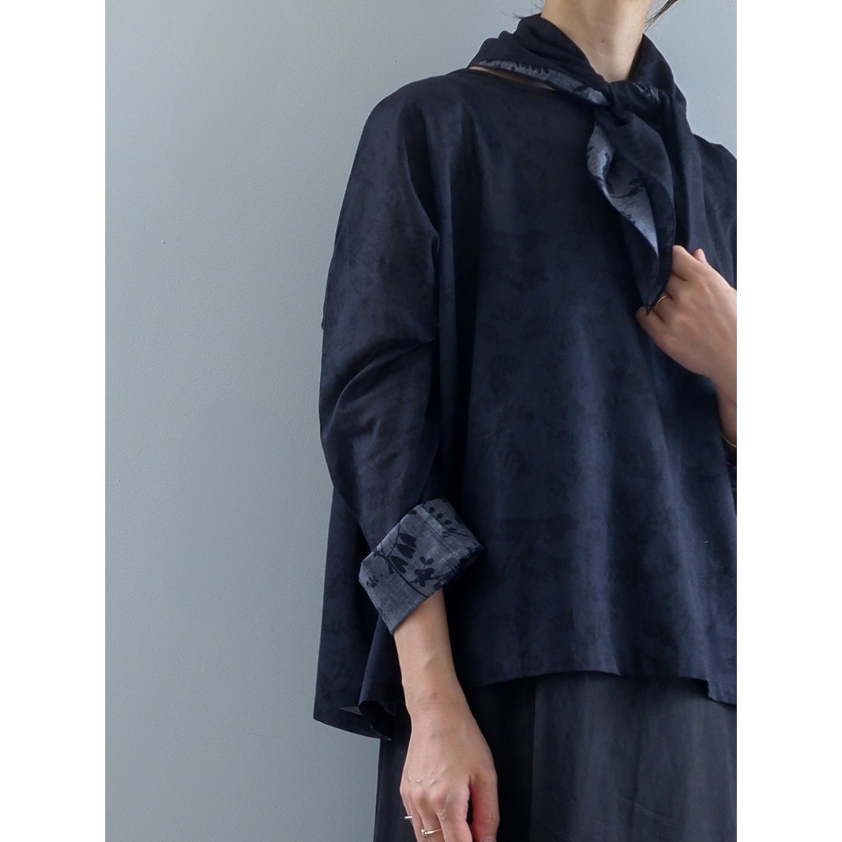 Yoli スカーフ Scarf Yasou beige Yoli スカーフ Scarf Yasou beige Yoli | Silk tie scarf