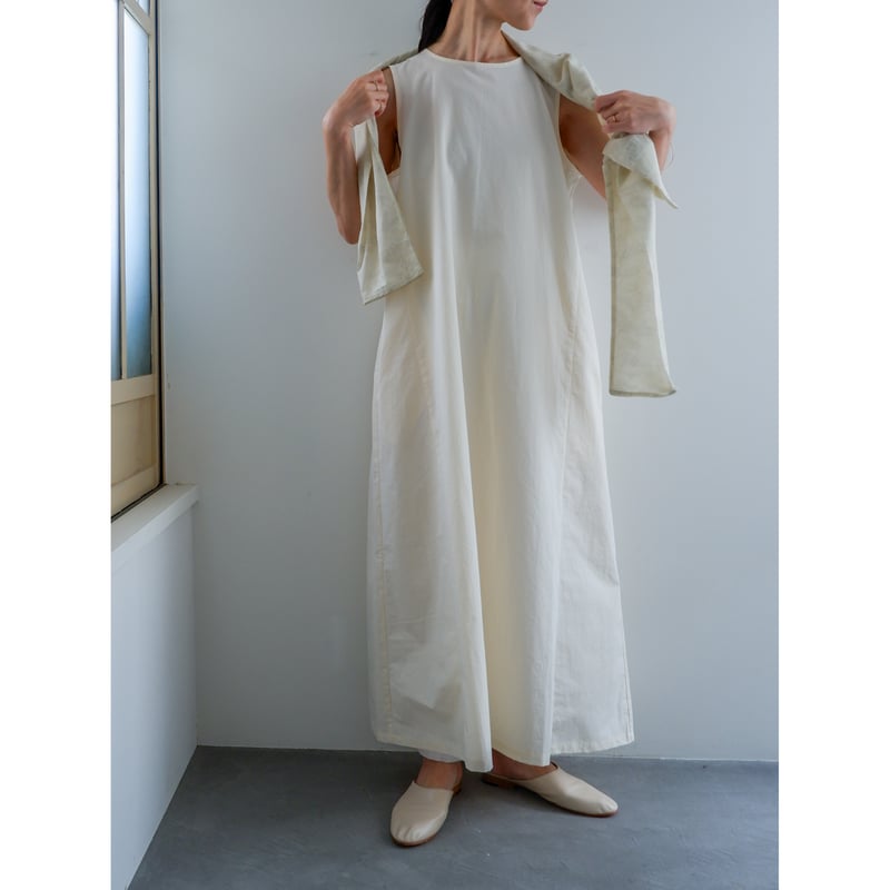 Yoli | Simple sleeveless onepiece 25SS | written