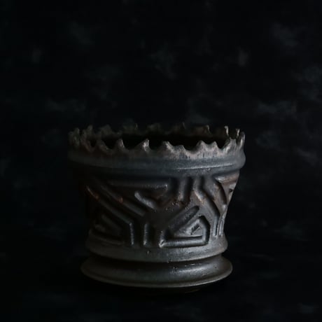 《size M》根本峻吾 作品【  S.N POT type.slim「 鐡 - 黑焰 - 」4号 】笠間焼 植木鉢 [No.140]