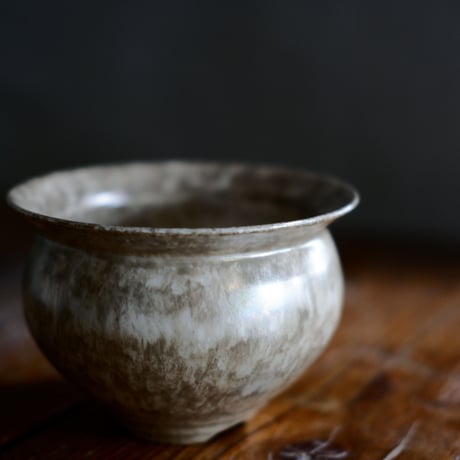 坂本新 作品【 LUSTER OVERGLAZE  - 灰虹彩 -  gray moonstone  】 笠間焼 植木鉢
