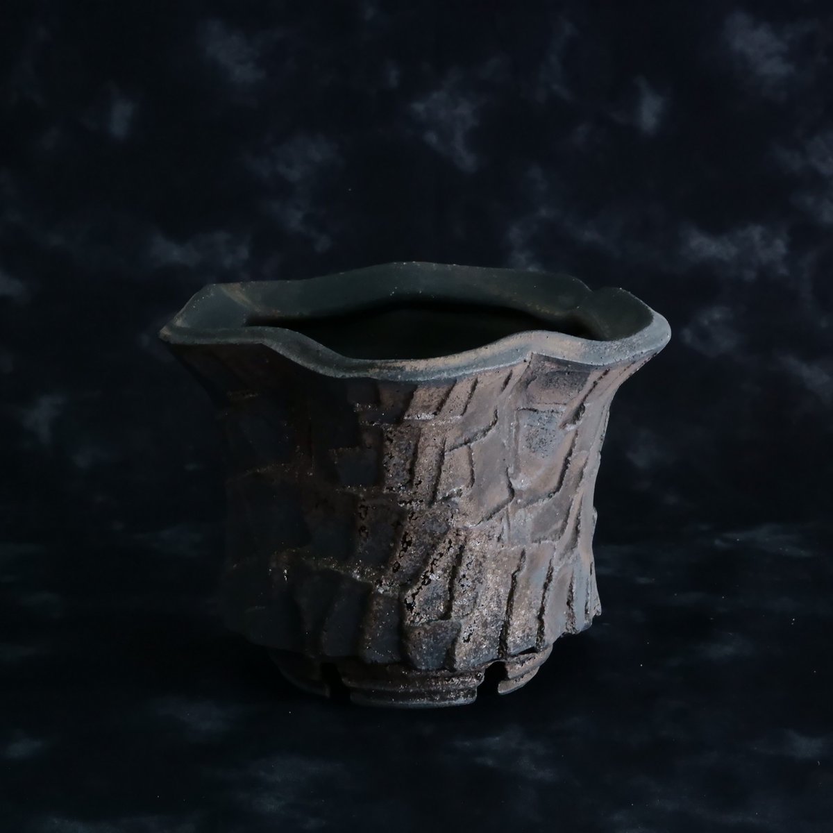 陶器鉢　沼野秀章　植木鉢　笠間焼 陶器鉢 沼野秀章 植木鉢 笠間焼 沼野秀章 作品 【 刻ム音 】 3.5号 笠間