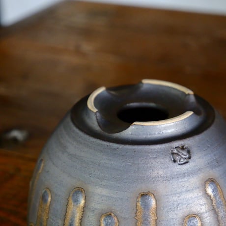根本峻吾 作品【 S.N.POT type round 「黒焔 - kokuen - 」5号 】笠間焼 植木鉢 ［No.8］