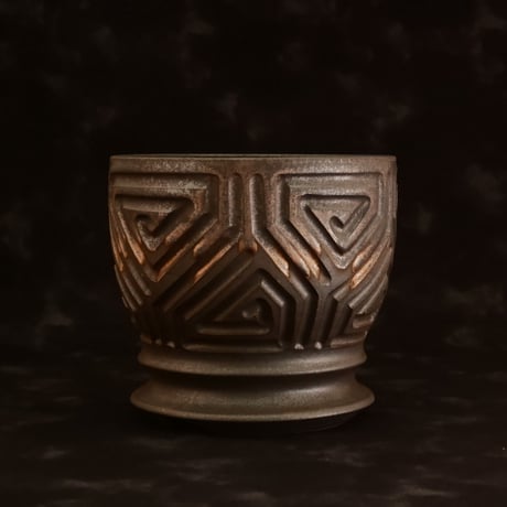 《size L》根本峻吾 作品【 S.N.POT type. round 「 鐡 - kurogane - 」5号 】笠間焼 植木鉢 [No.3]
