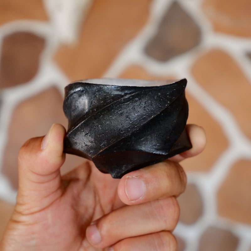 沖誠 作品【 Twist - 流し掛け - / ぐい呑 】01 笠間焼 酒器 | 陶賊 -