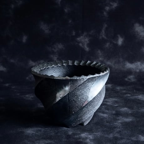 沖誠 作品【 Spiral - 燻銀彩 - / round / 3号 】笠間焼 植木鉢 【N