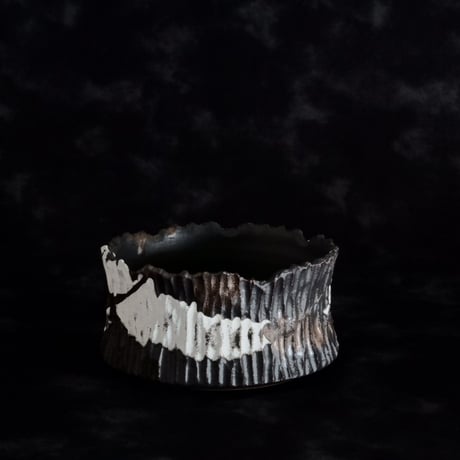 《size M》根本峻吾 作品【 S.N POT type.low「爪牙 -堕天黒- 」4号 】笠間焼 植木鉢 [No.188]