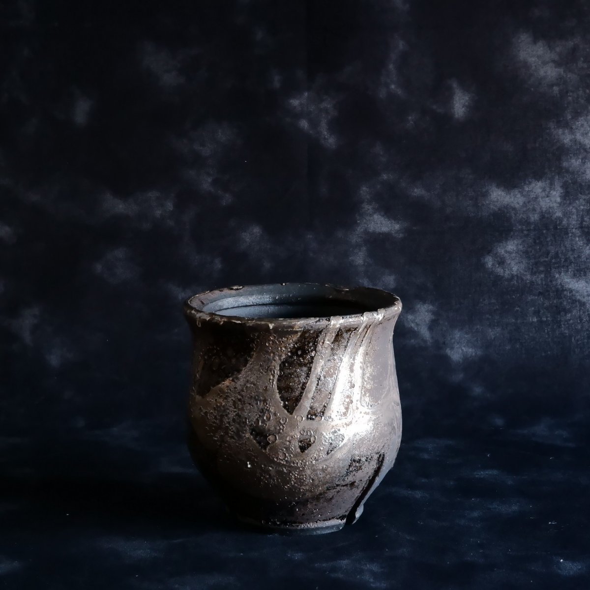 沼野秀章 作品【 Black Wrap 】2.5号 笠間焼 植木鉢 ［ No.01］ | 陶賊