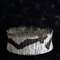 《size XL》根本峻吾 作品【 S.N POT type.low「爪牙 -堕天白- 」6号 】笠間焼 植木鉢 [No.193]