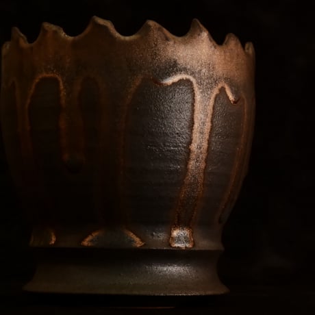 《size S》根本峻吾 作品【 S.N.POT type. round 「 黒焔 - kokuen - 」3号 】笠間焼 植木鉢 [No.4]
