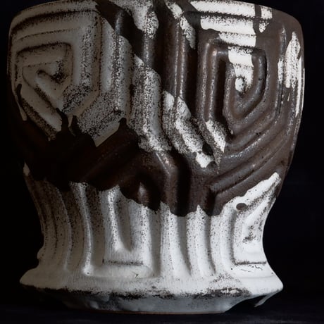 《size M》根本峻吾 作品【 S.N POT type.round「鐵 -堕天白- 」4号 】笠間焼 植木鉢 [No.03]