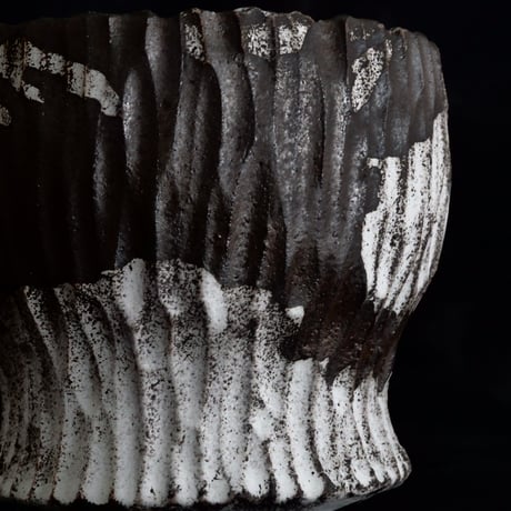 《size S》根本峻吾 作品【 S.N POT type.round「爪牙 -堕天白- 」3号 】笠間焼 植木鉢 [No.185]
