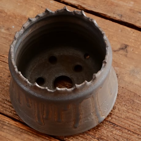 《size M》根本峻吾 作品【 S.N.POT type. cylinder「 黒焔 - kokuen - 」4号 】笠間焼 植木鉢 [No.7]