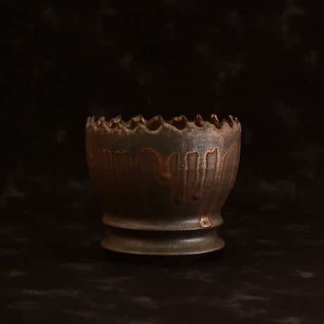 《size M》根本峻吾 作品【 S.N.POT type. round 「 黒焔 - kokuen - 」4号 】笠間焼 植木鉢 [No.5]