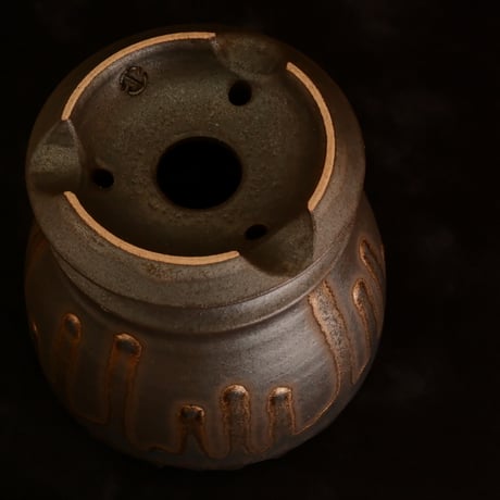 《size M》根本峻吾 作品【 S.N.POT type. round 「 黒焔 - kokuen - 」4号 】笠間焼 植木鉢 [No.5]