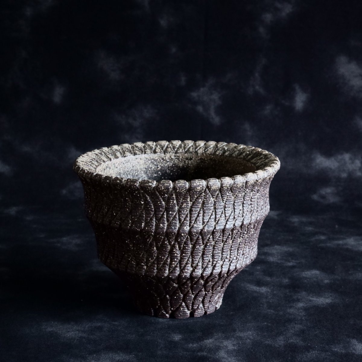 沖誠 作品【 Bark - 炭化 - / round / 3号 】 笠間焼 植木鉢 【No.5