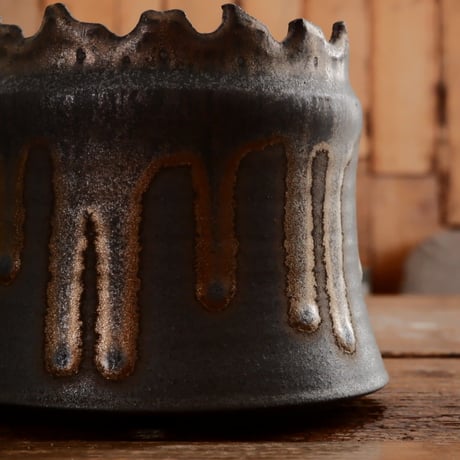 《size S》根本峻吾 作品【 S.N.POT type. cylinder 「 黒焔 - kokuen - 」3号 】笠間焼 植木鉢 [No.6]