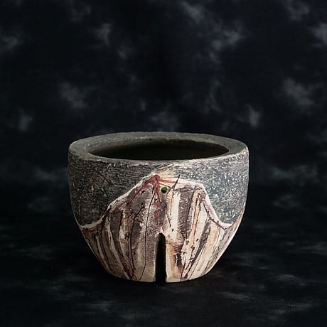 盆栽鉢 大品 12号 松柏類 無釉 泥鉢 泥物 外縁 丸 陣笠 彫入 雲龍文 盆栽鉢 大品 12号 松柏類 無釉 泥鉢 泥物 外縁 丸