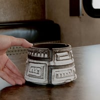 根本峻吾 作品【 S.N.Pot ''鎬丸'' - crown - 5号 】笠間焼 植木鉢 |