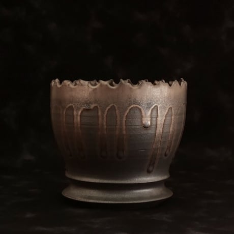 《size L》根本峻吾 作品【 S.N.POT type. round 「 黒焔 - kokuen - 」5号 】笠間焼 植木鉢 [No.6]