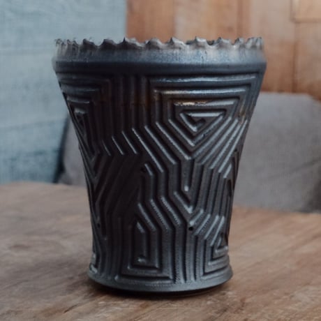 《size XXL》根本峻吾 作品【 S.N.POT type. tall 「鐡 - 黒焔 - 」7号 】笠間焼 植木鉢［KKT-7］