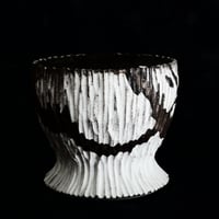 《size L》根本峻吾 作品【 S.N POT type.round「爪牙 -堕天白- 」5号 】笠間焼 植木鉢 [No.187]