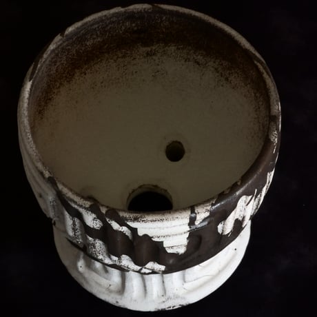 《size M》根本峻吾 作品【 S.N POT type.round「鐵 -堕天白- 」4号 】笠間焼 植木鉢 [No.03]