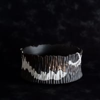《size L》根本峻吾 作品【 S.N POT type.low「爪牙 -堕天黒- 」5号 】笠間焼 植木鉢 [No.189]