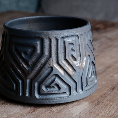 《size M》根本峻吾 作品【 S.N.POT type. normal 「 鐡 - kurogane - 」4号 】笠間焼 植木鉢