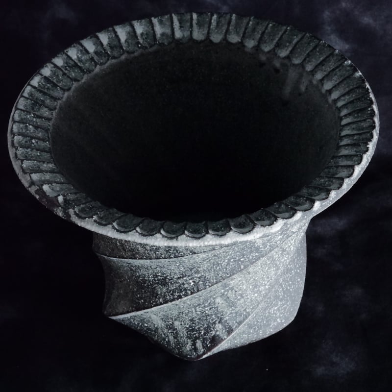 Restock》沖誠 作品【 Spiral - 炭化 - / deep / 5号 】植木鉢 Restock》沖誠 作品【 Spiral - 炭化 - / deep / 5号 】植木鉢