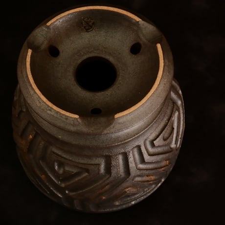 《size M》根本峻吾 作品【 S.N.POT type. round 「 鐡 - kurogane - 」4号 】笠間焼 植木鉢 [No.2]