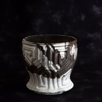 《size M》根本峻吾 作品【 S.N POT type.round「鐵 -堕天白- 」4号 】笠間焼 植木鉢 [No.03]