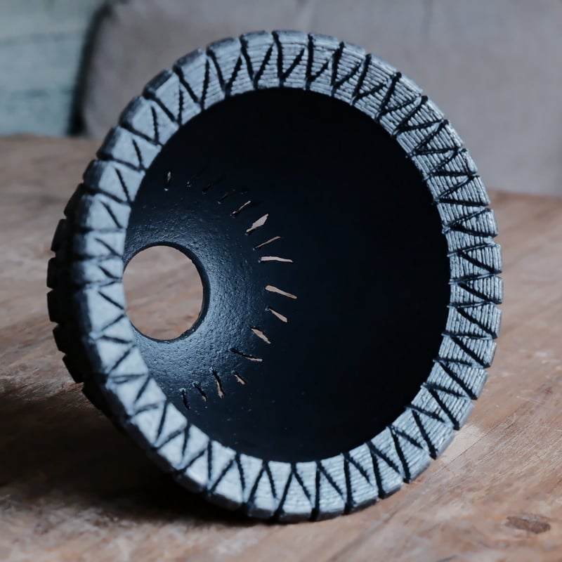 沖誠 Bark 沖誠 作品【 Bark / ラウンド型 / 4号 M 】笠間焼 植木鉢 | 陶賊 -TOUZ