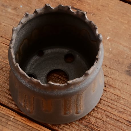 《size S》根本峻吾 作品【 S.N.POT type. cylinder 「 黒焔 - kokuen - 」3号 】笠間焼 植木鉢 [No.6]