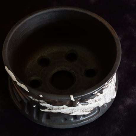 《size M》根本峻吾 作品【 S.N POT type.low「鐵 -堕天黒- 」4号 】笠間焼 植木鉢 [No.07]