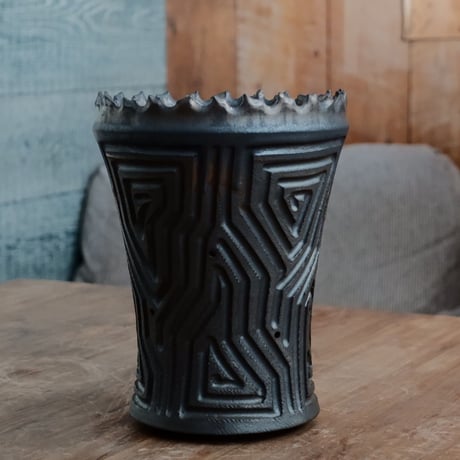 《size XL》根本峻吾 作品【 S.N.POT type. tall 「鐡 - 黒焔 - 」6号 】笠間焼 植木鉢［KKT-6］