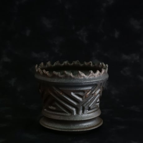 《size M》根本峻吾 作品【  S.N POT type.slim「 鐡 - 黑焰 - 」4号 】笠間焼 植木鉢 [No.140]